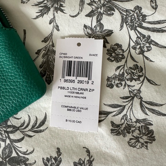 Coach Pebbled Leather Corner Zip Pouch New With Tags Not Attached - Picture 2 of 4